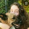 Delphine: Dog sitting en maison / promenades par une fan des doggos🐾 
