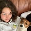 Camille: Étudiante en architecture qui aime s’occuper des animaux 