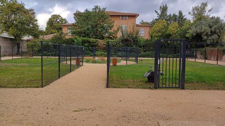 Parc canin rue Célony