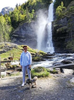Mon petit Lhassa Apso en promenade à la cascade ❤️