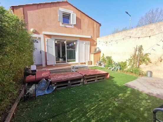Maison avec petit jardin et la Sainte Vic