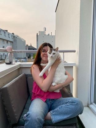 Justine et son chat (Milo)