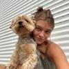 Charlotte: L’amoureuse des chiens 