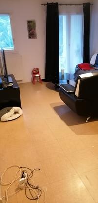 Ma salle côte salon, ma salle fait un grand rectangle il y a de la place pour installer un coussin 